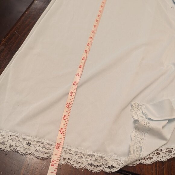 VINTAGE Shadow Line robe, light blue, nylon, rose details, size Medium - Picture 9 of 11